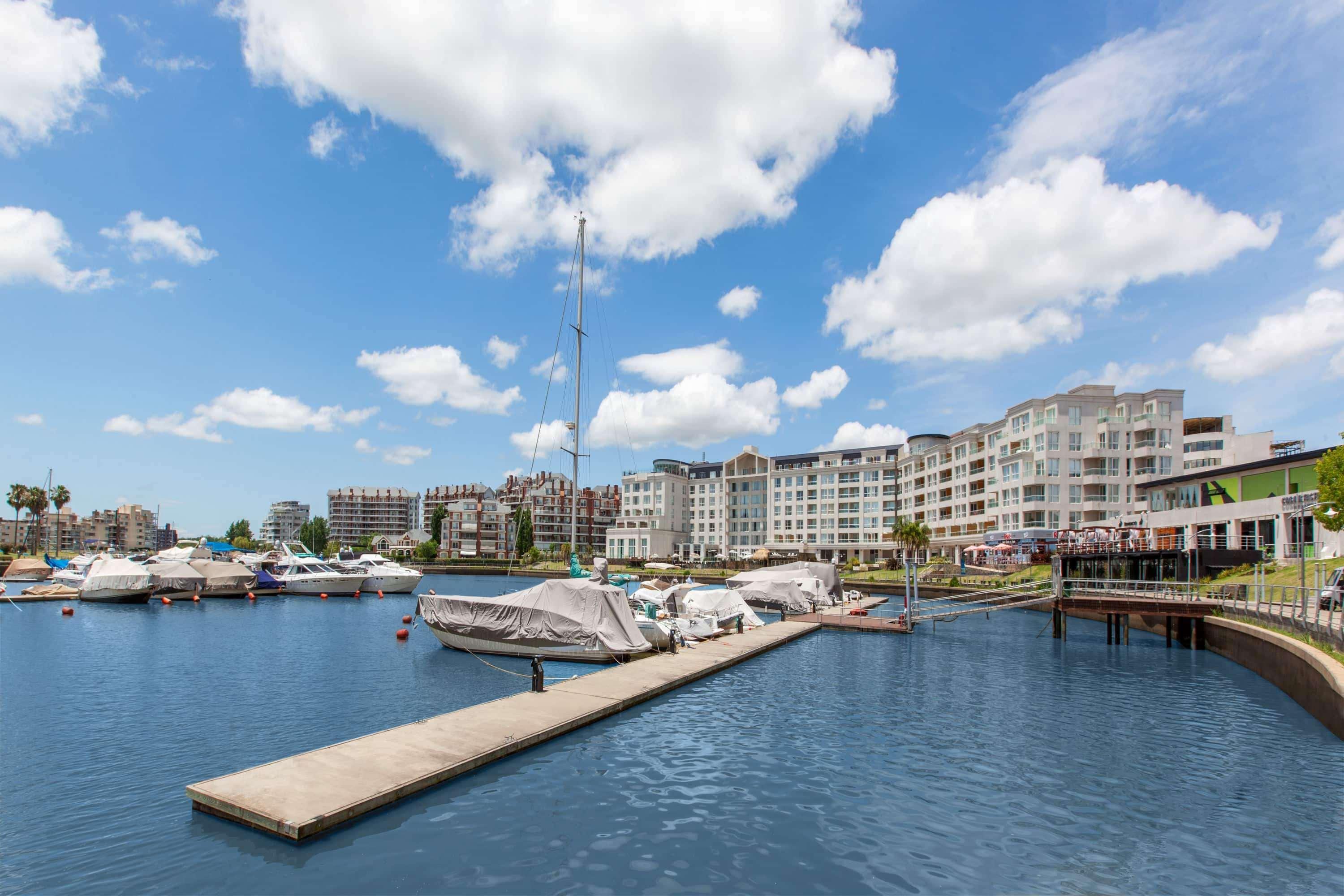 Wyndham Nordelta Tigre - Buenos Aires Hotel Exterior photo The marina at the centre of the development
