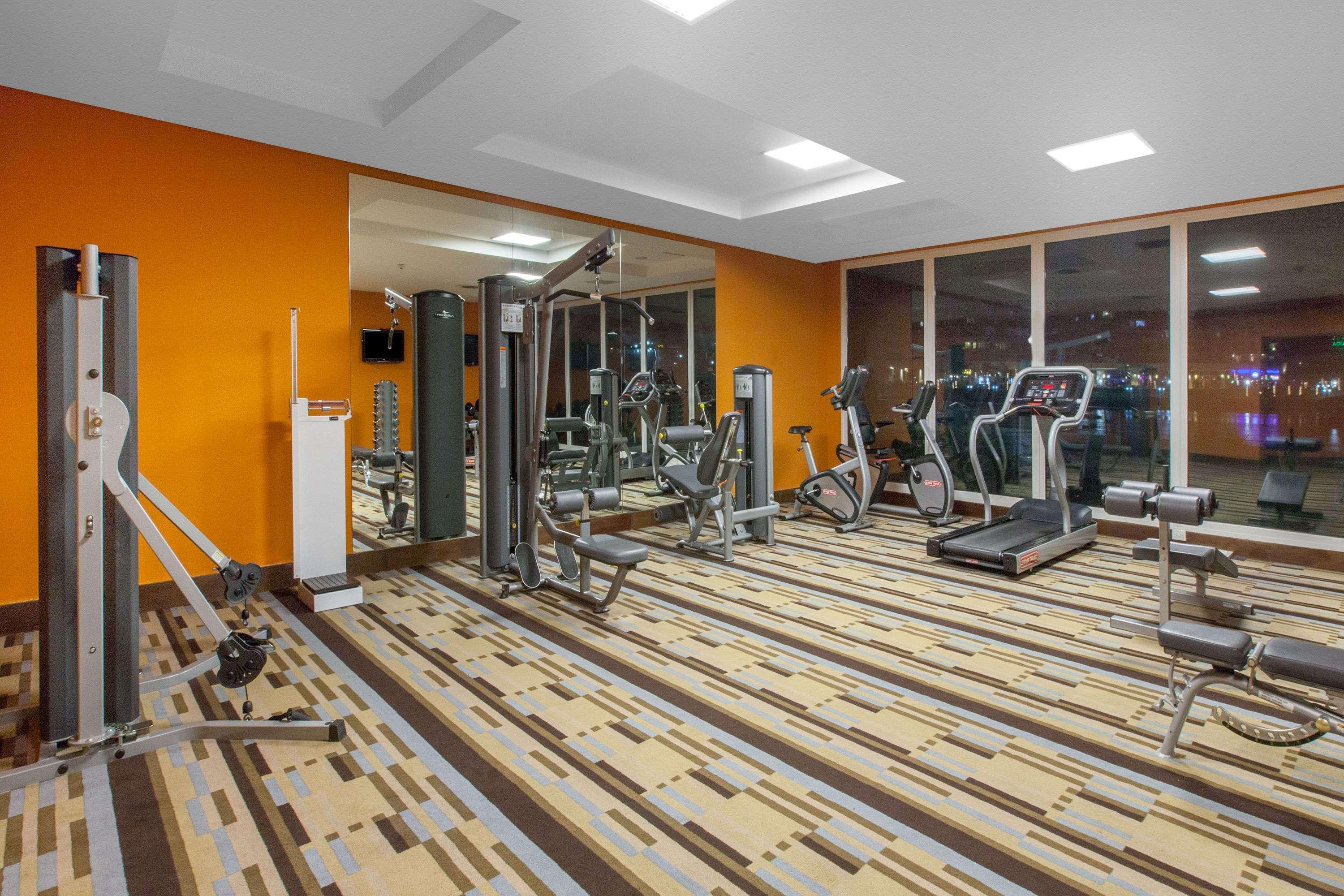 Wyndham Nordelta Tigre - Buenos Aires Hotel Exterior photo The gym at the hotel
