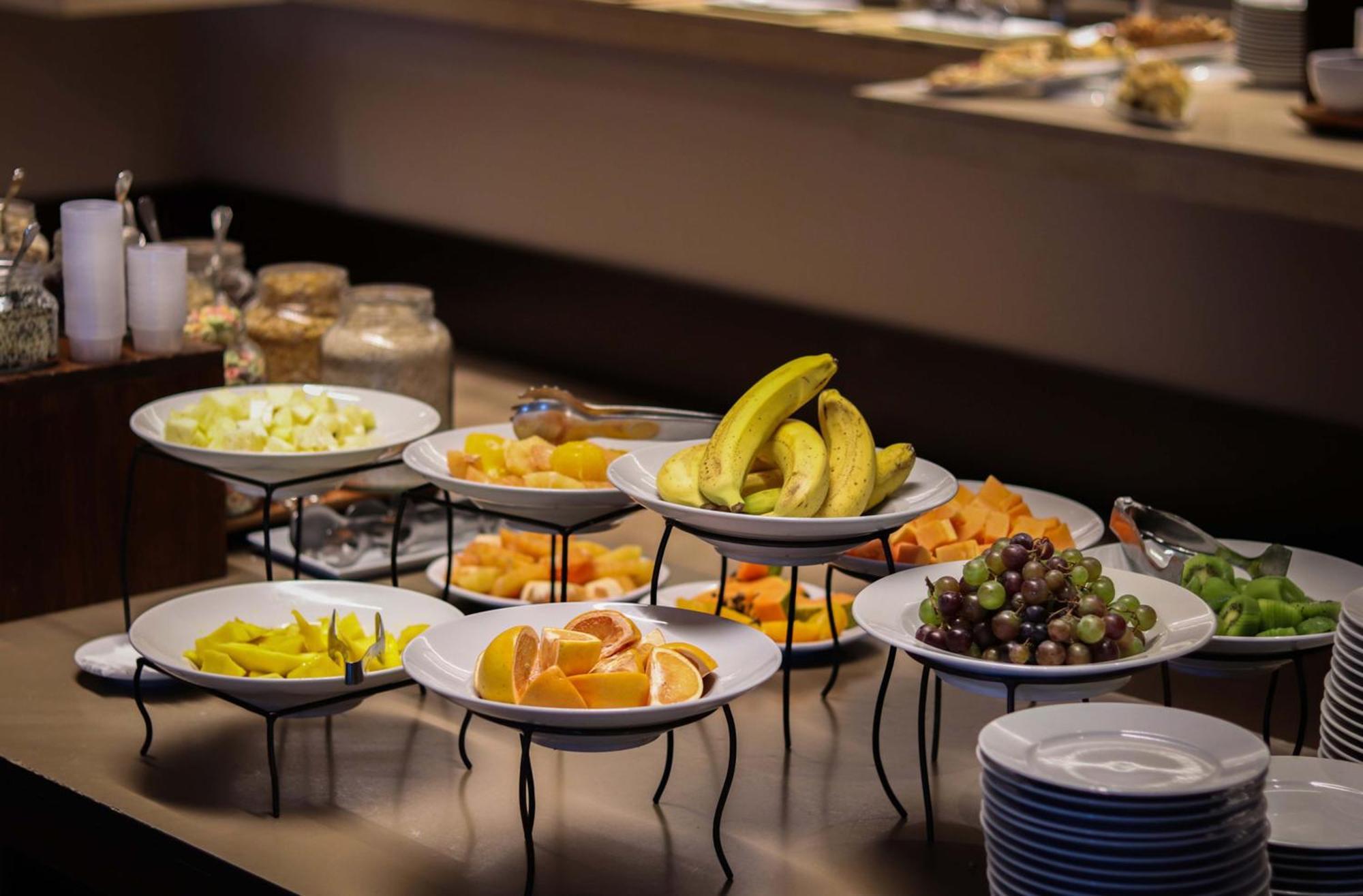 Wyndham Nordelta Tigre - Buenos Aires Hotel Exterior photo Fruit salad