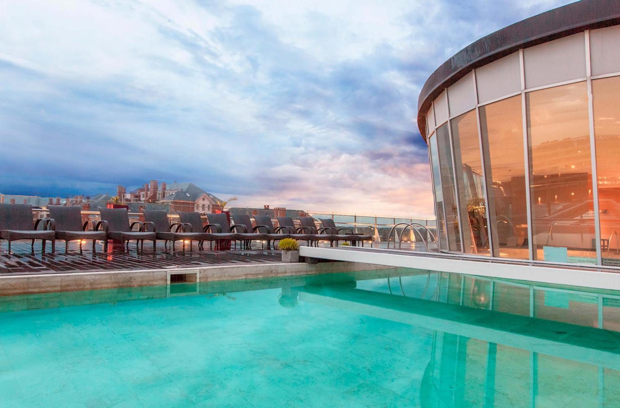 Wyndham Nordelta Tigre - Buenos Aires Hotel Exterior photo Rooftop pool at the hotel