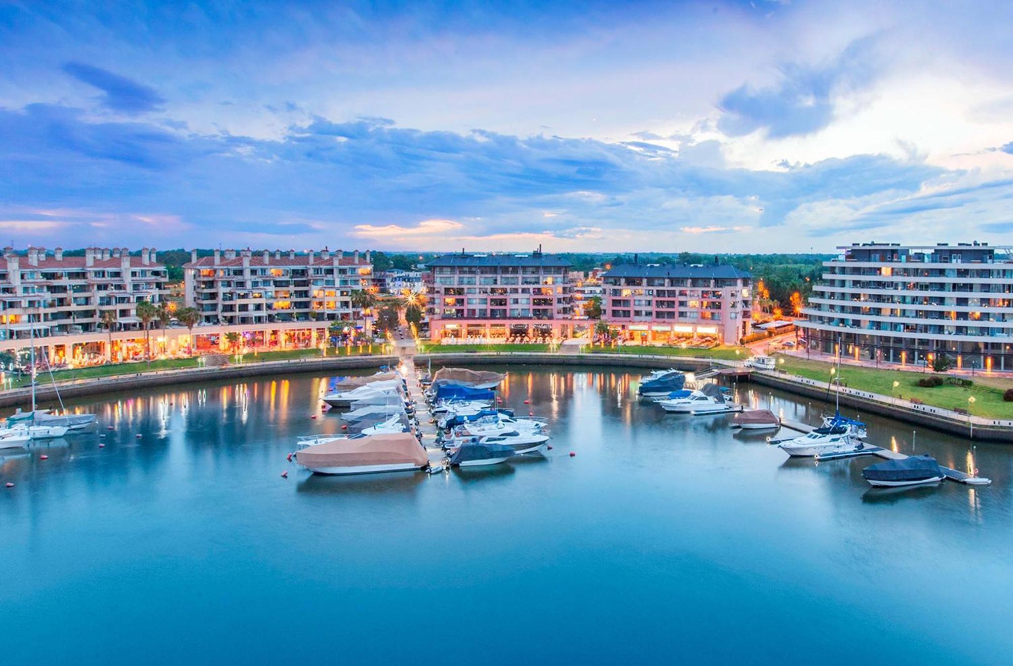 Wyndham Nordelta Tigre - Buenos Aires Hotel Exterior photo Marina at the Cape May Marina