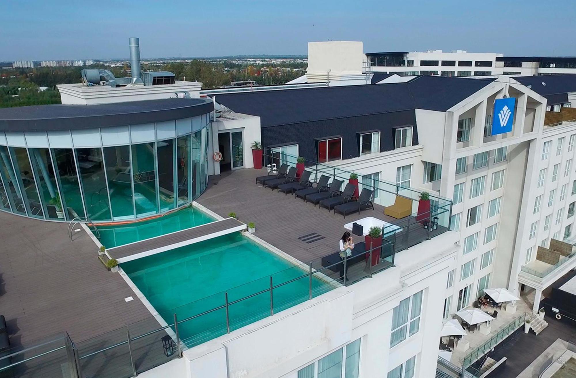 Wyndham Nordelta Tigre - Buenos Aires Hotel Exterior photo The rooftop pool at the Hilton Prague