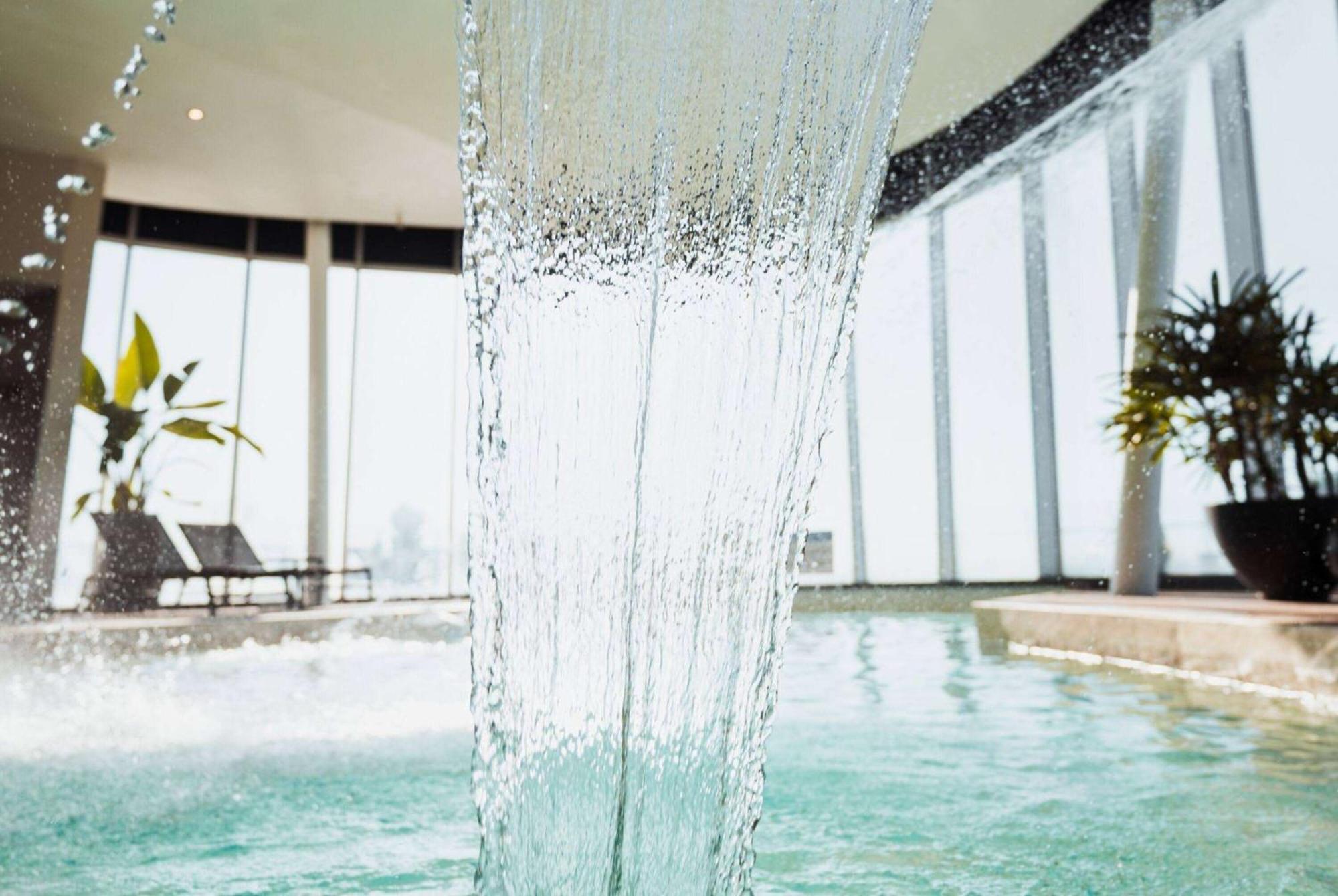 Wyndham Nordelta Tigre - Buenos Aires Hotel Exterior photo Indoor waterfall